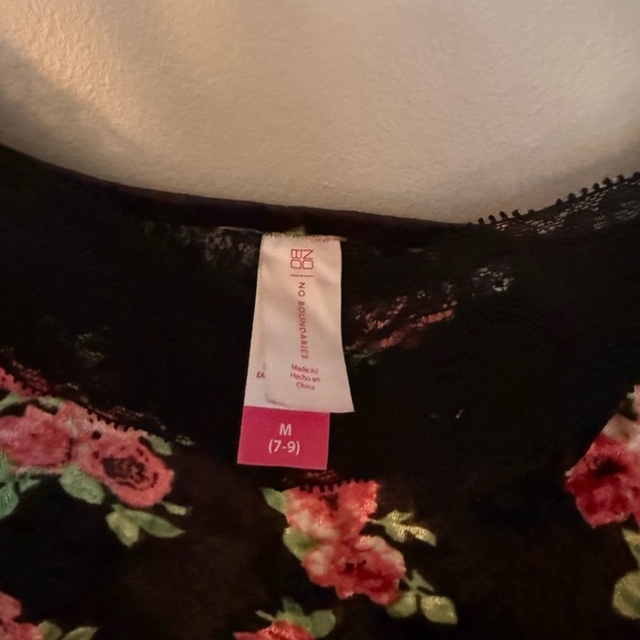 No Boundaries Velvet Floral Tank - Picture 4 of 6